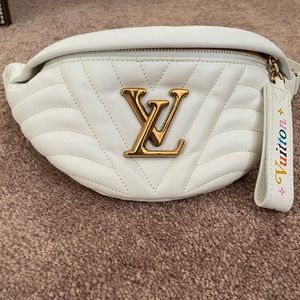 LV New Wave Bumbag White